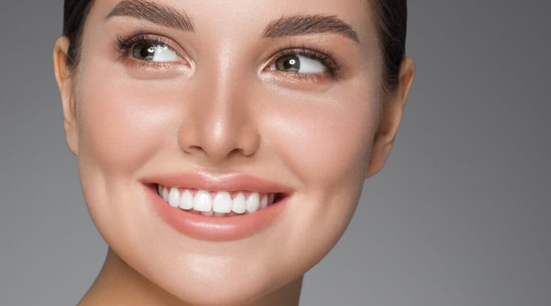 Smile Like A Star With Veneers: Perfect Teeth In Toronto